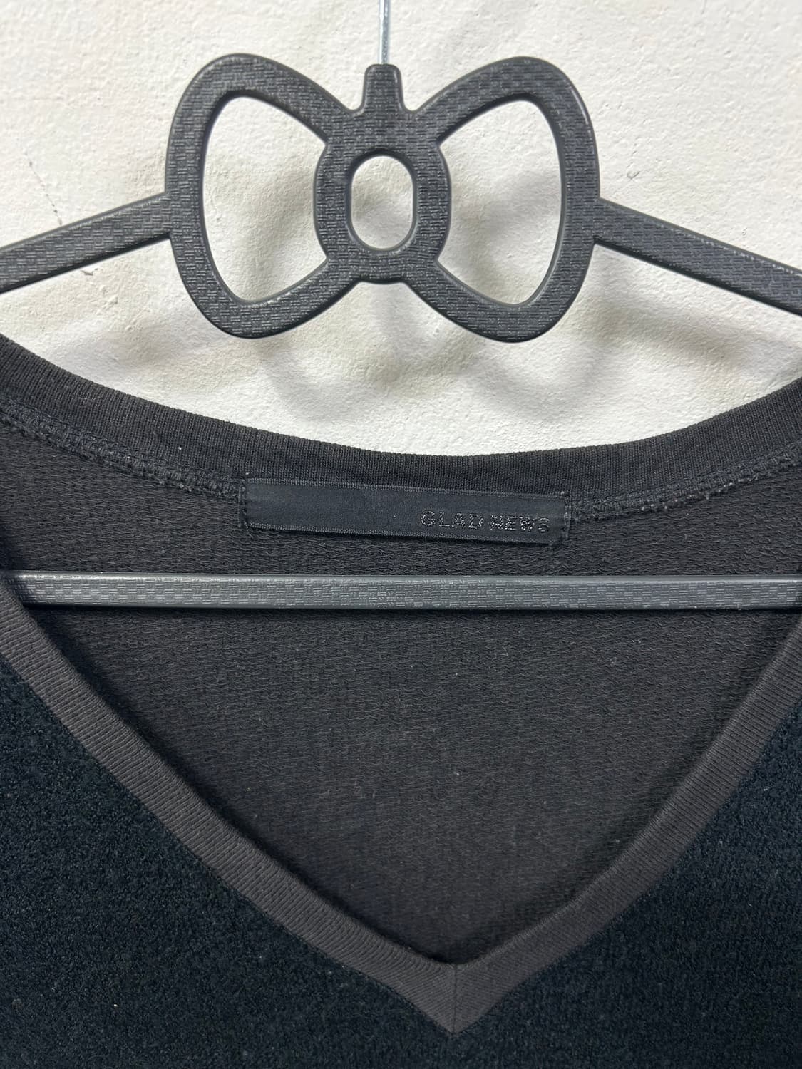 [GLAD NEWS] 글래드 뉴스 스컬 스터드 원숄더 롱슬리브 상품이미지7