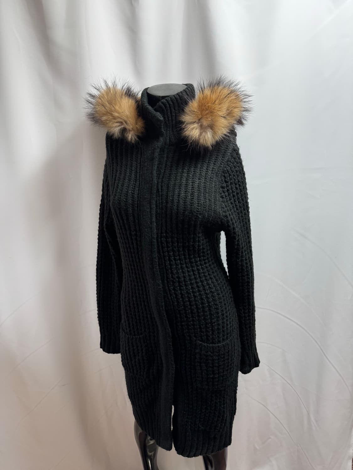 Y2K 라쿤 퍼 버튼 롱 니트 상품이미지1