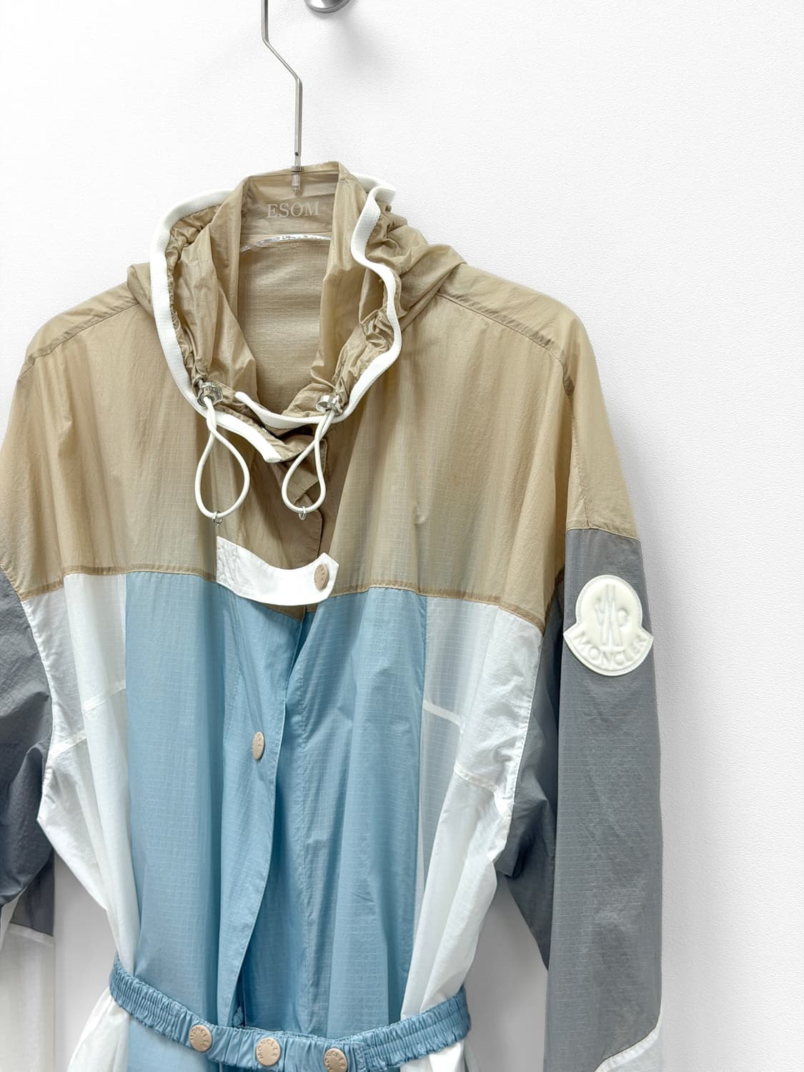 몽클레르 아케나르 컬러블록 바람막이 벨티드 코트 상품이미지3