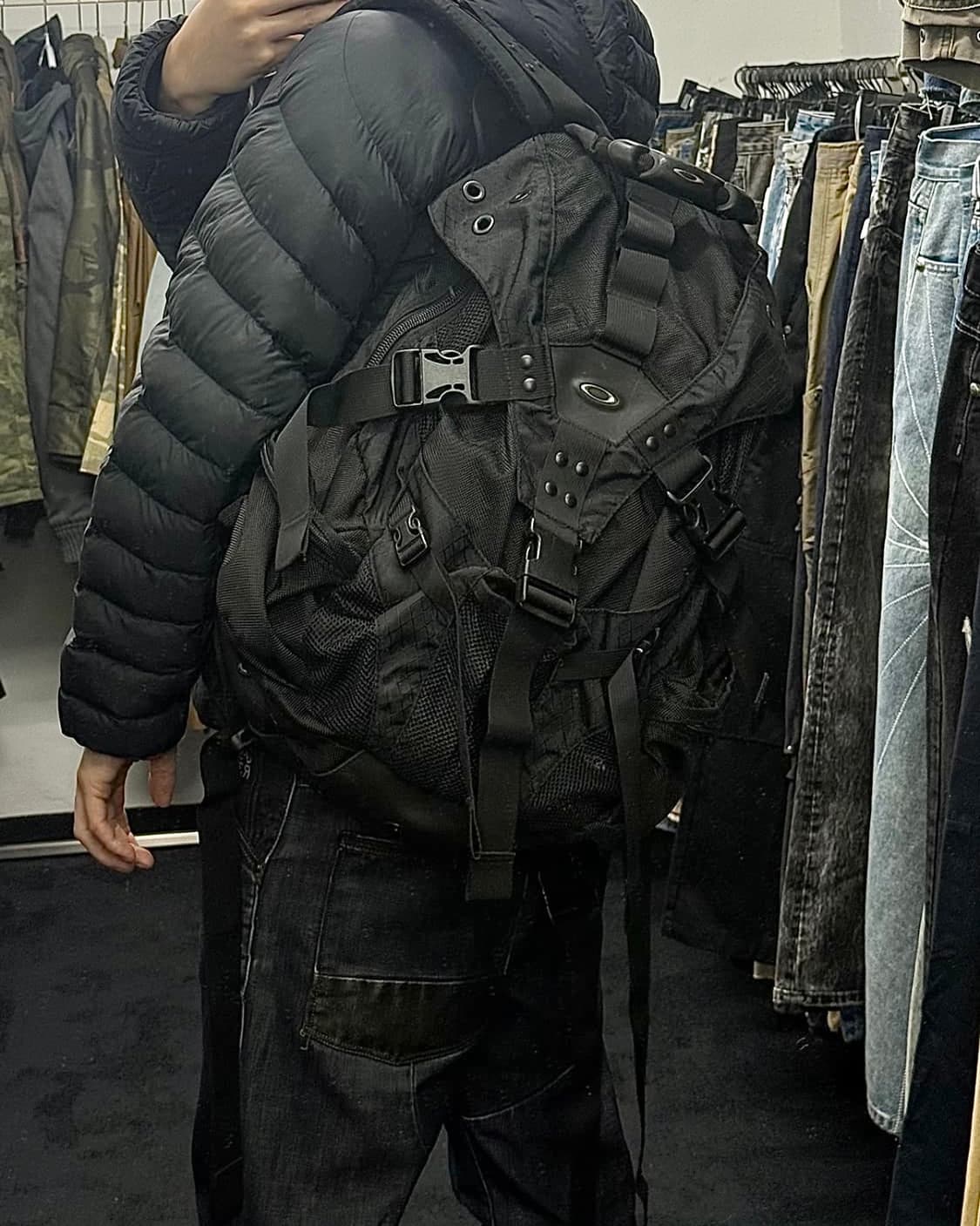 오클리 아이콘 백팩 가방 학교 학생 바이커 라이더 고프코어 나일론 등산 상품이미지2