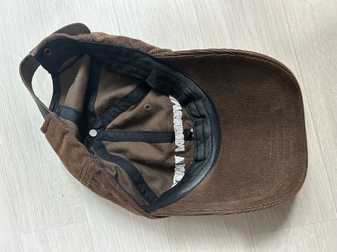 더뮤지엄비지터 모자 상품이미지2