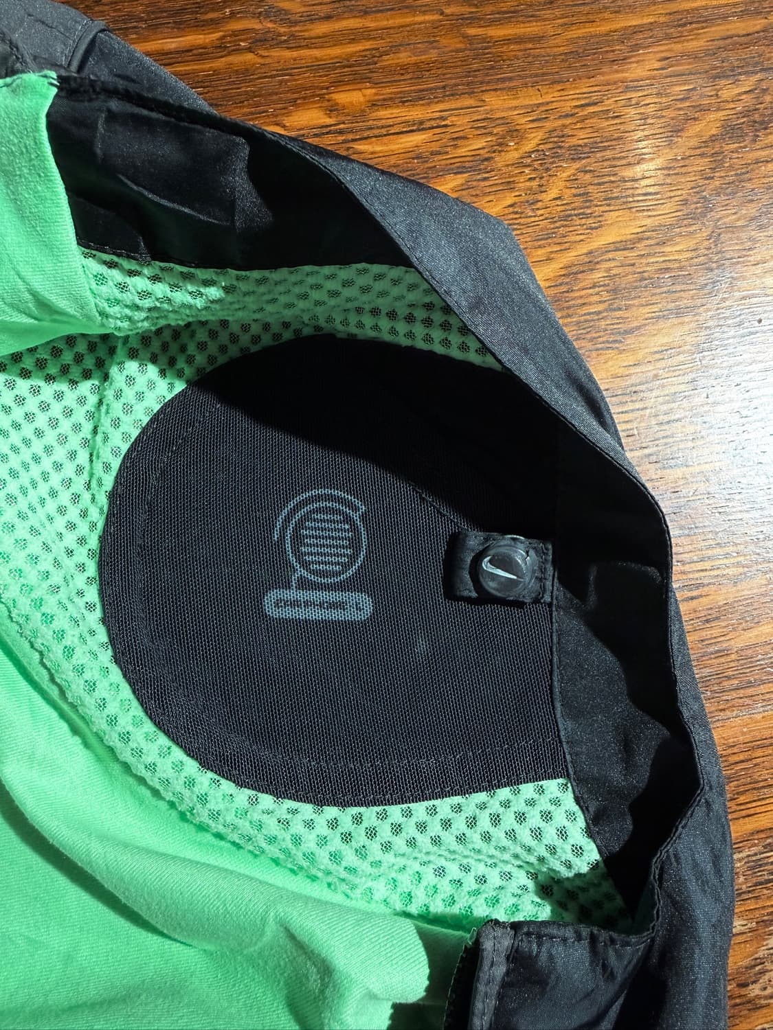 NIKE 나이키 손목 워치 디테일 배색 런닝 자켓 상품이미지5