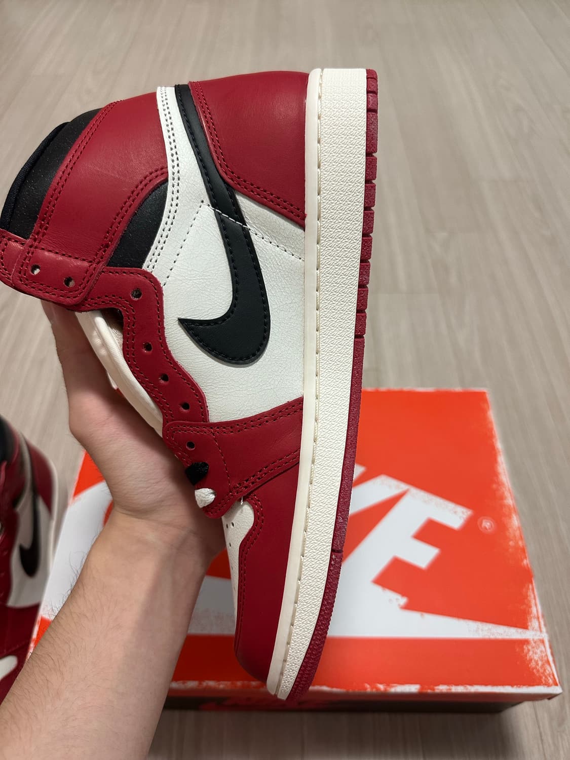 [275] 조던 1 레트로 하이 OG 시카고 2022 상품이미지6