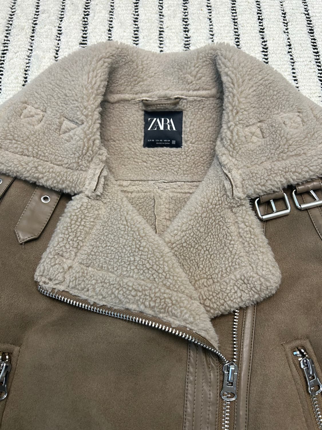 Zara 라이더 무스탕 자켓 상품이미지3