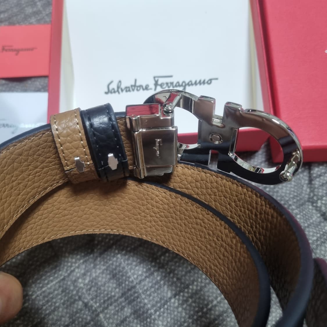 페라가모 벨트 팝니다 허리25에서40가능 새것입니다 상품이미지6
