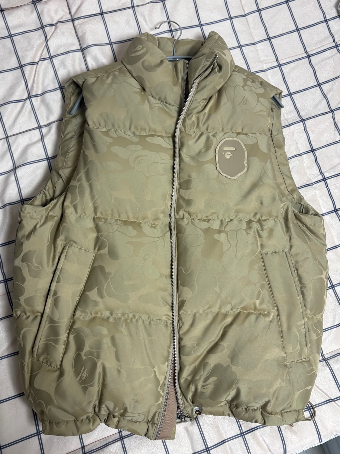 베이프 패딩조끼 L 팝니다 상품이미지1