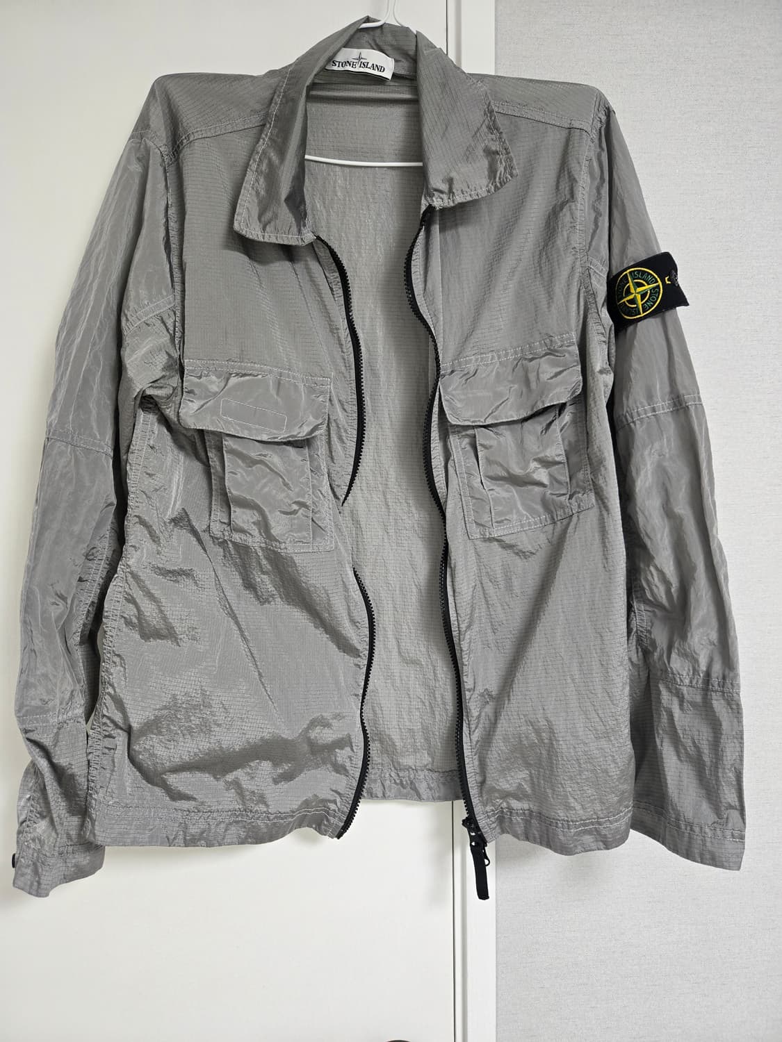 스톤아일랜드 나일론메탈 오버셔츠 S사이즈팝니다 상품이미지1