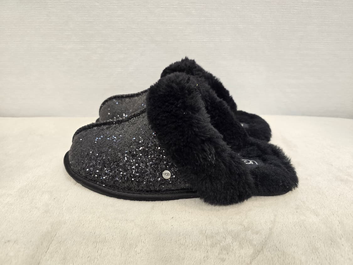 거의새거) UGG 어그 블랙 글리터 털 슬리퍼 240 상품이미지1