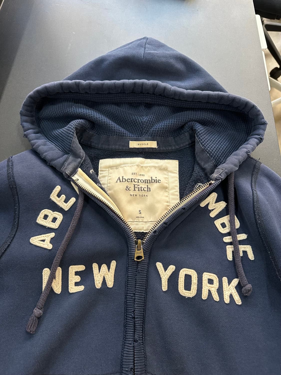 아베크롬비 머슬핏 데미지 후드집업  상품이미지6