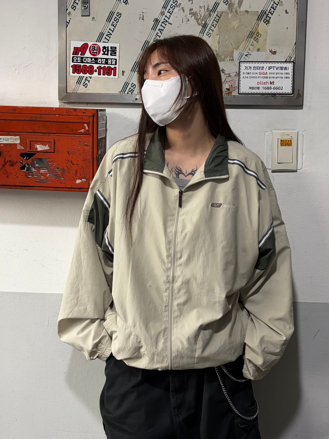 90s REEBOK 올드스쿨 베이지 배색 윈드브레이커 상품이미지1