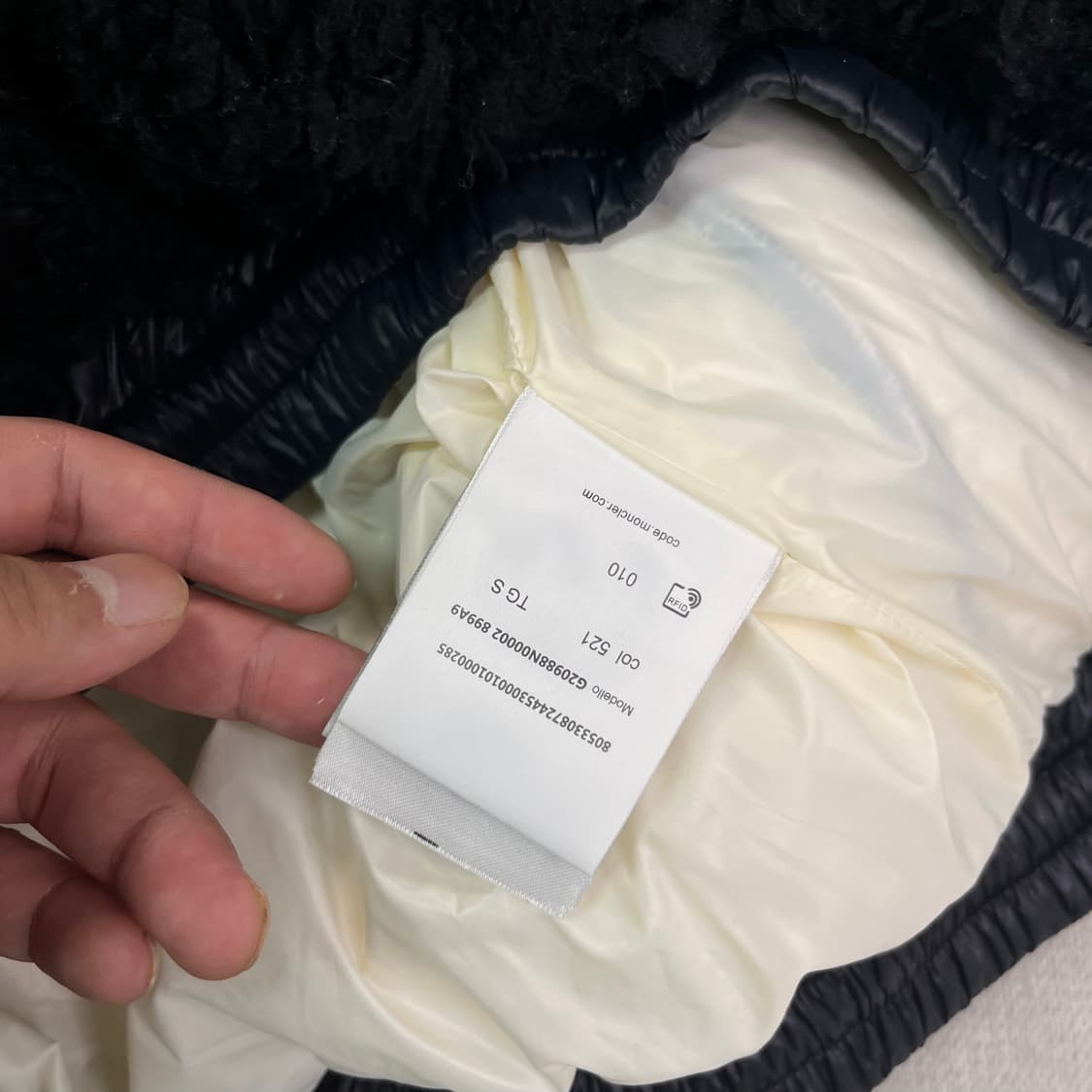 W100 몽클레어 25FW 패딩 베스트  상품이미지10