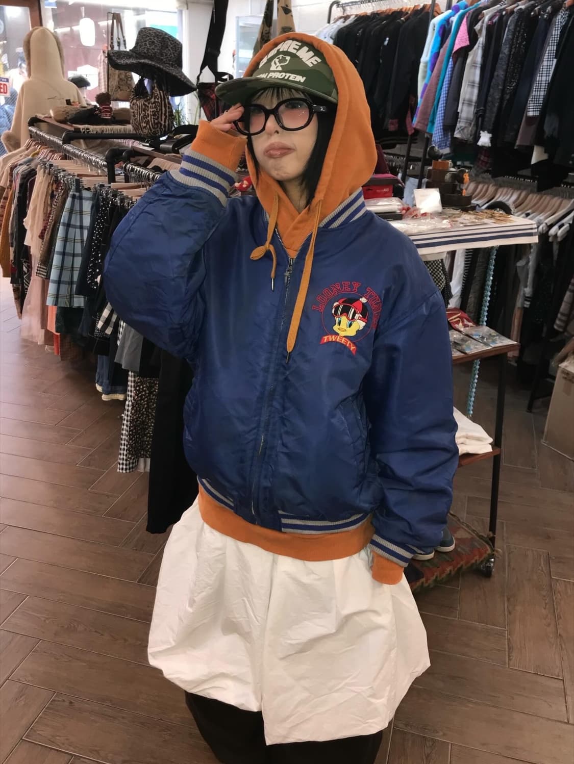 Looney Tunes Embroidery Varsity Jacket 상품이미지3