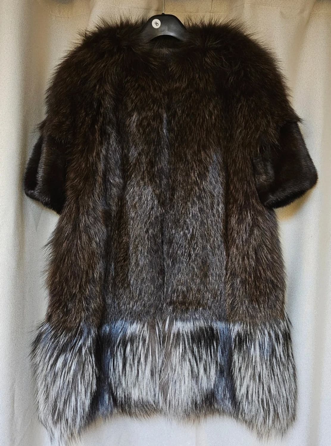 사가퍼스 반팔 폭스 퍼 코트(66)
 상품이미지1