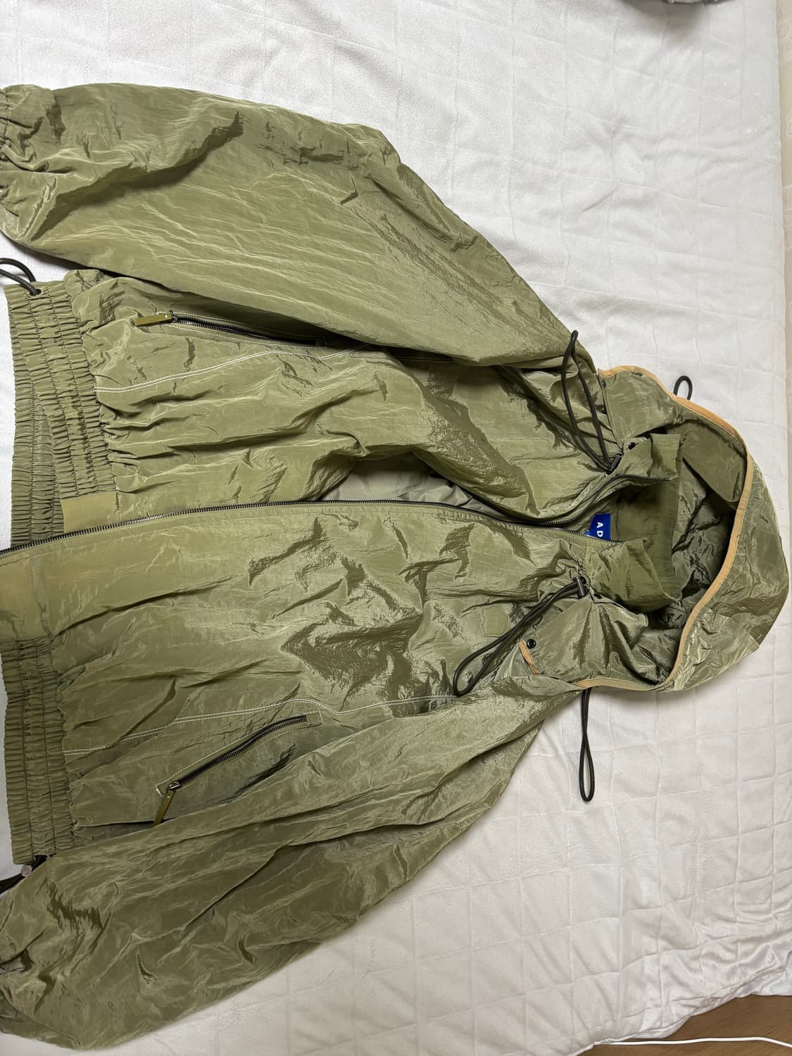 아더에러 스컬프처 로고 트랙 집업 카키 a1 사이즈 상품이미지2