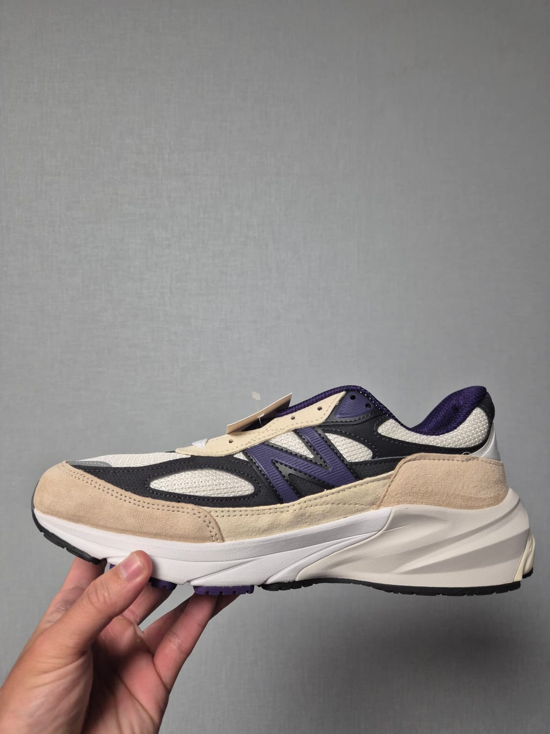 [새상품/285] 뉴발란스 990v6 메이드 인 USA 화이트 블랙 플럼 상품이미지1