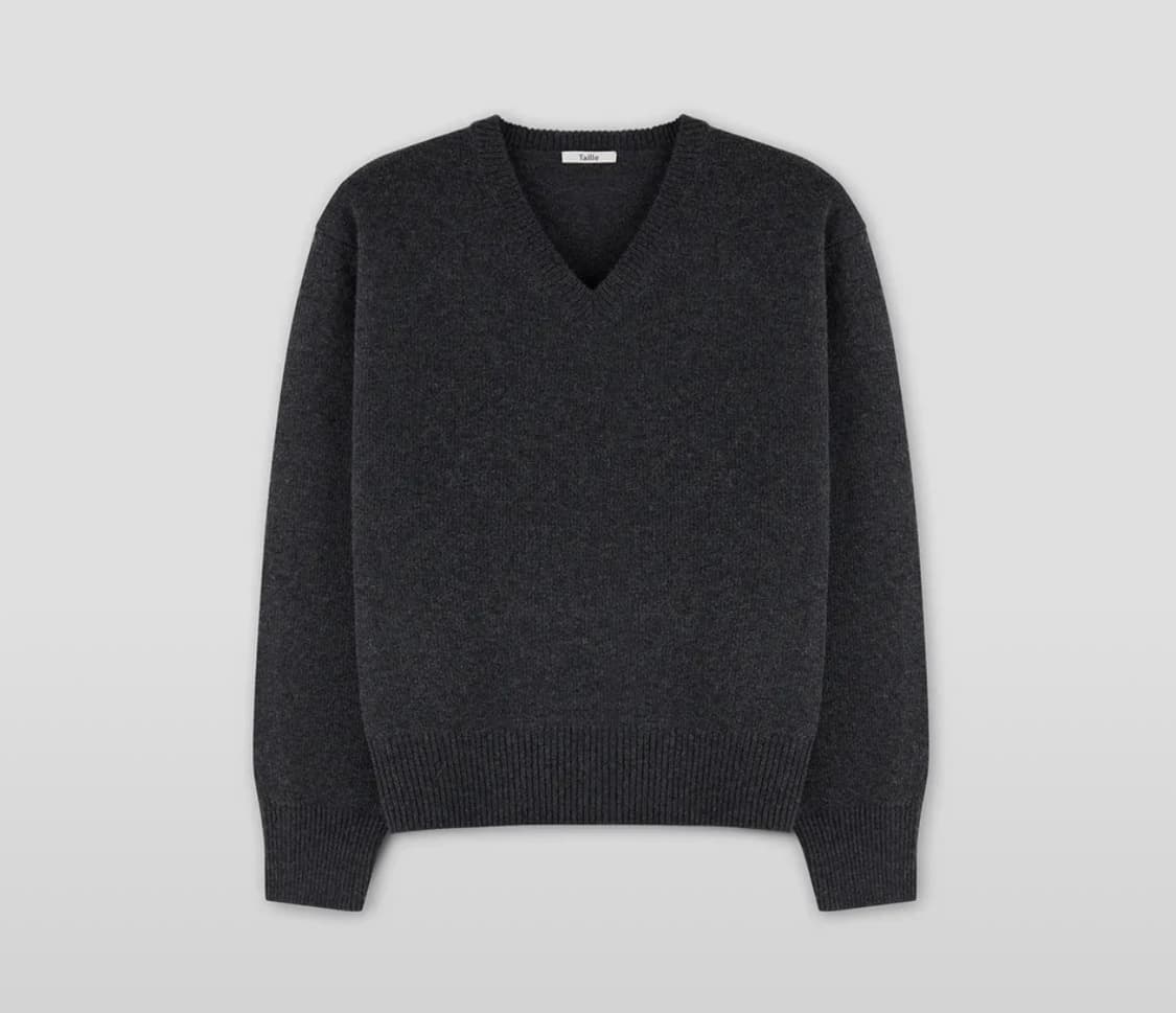 타일레 브이넥 차콜 사이즈 1 팝니다 상품이미지1