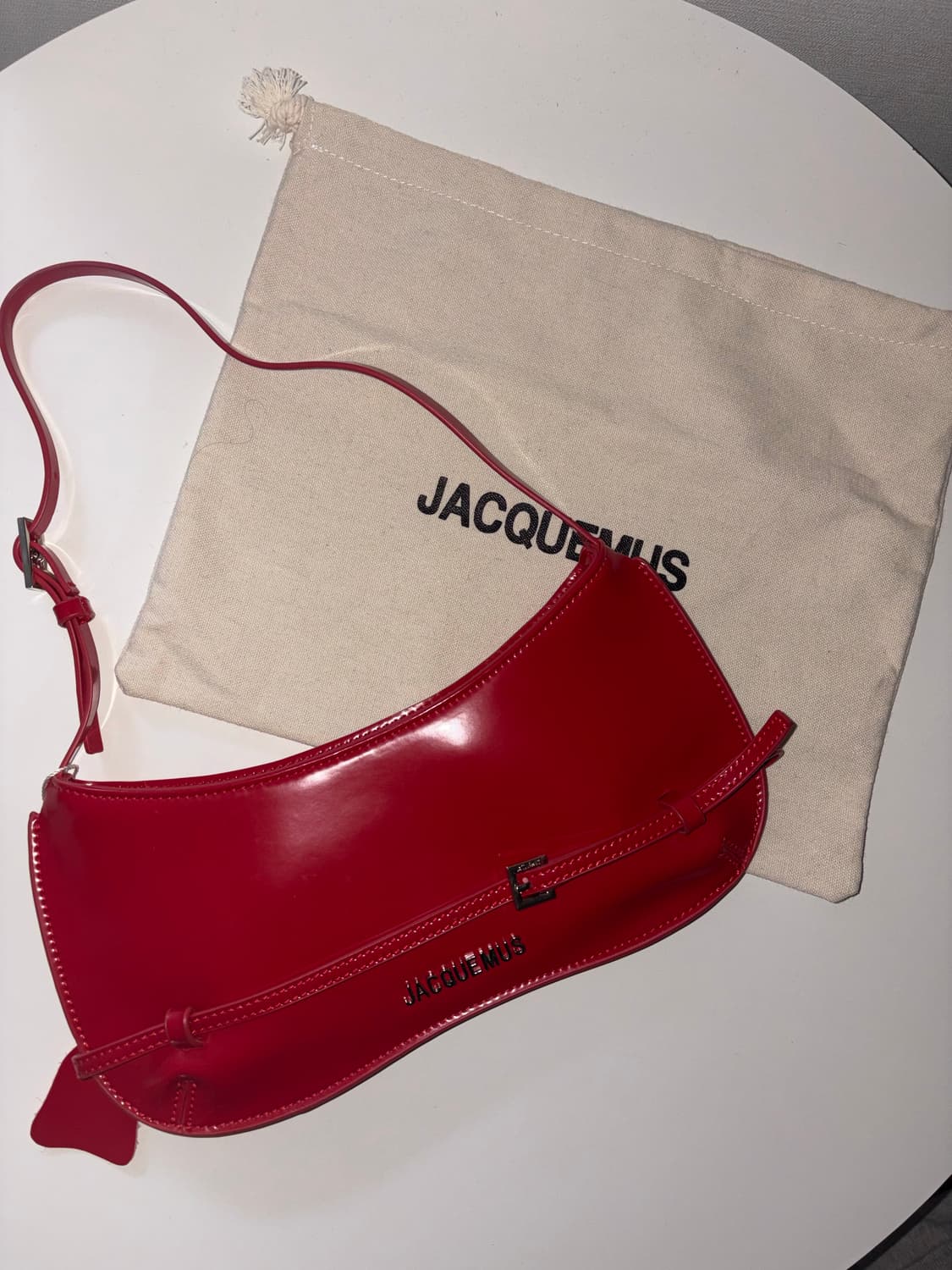 자크뮈스 르 비쥬 숄더백 레드 상품이미지2