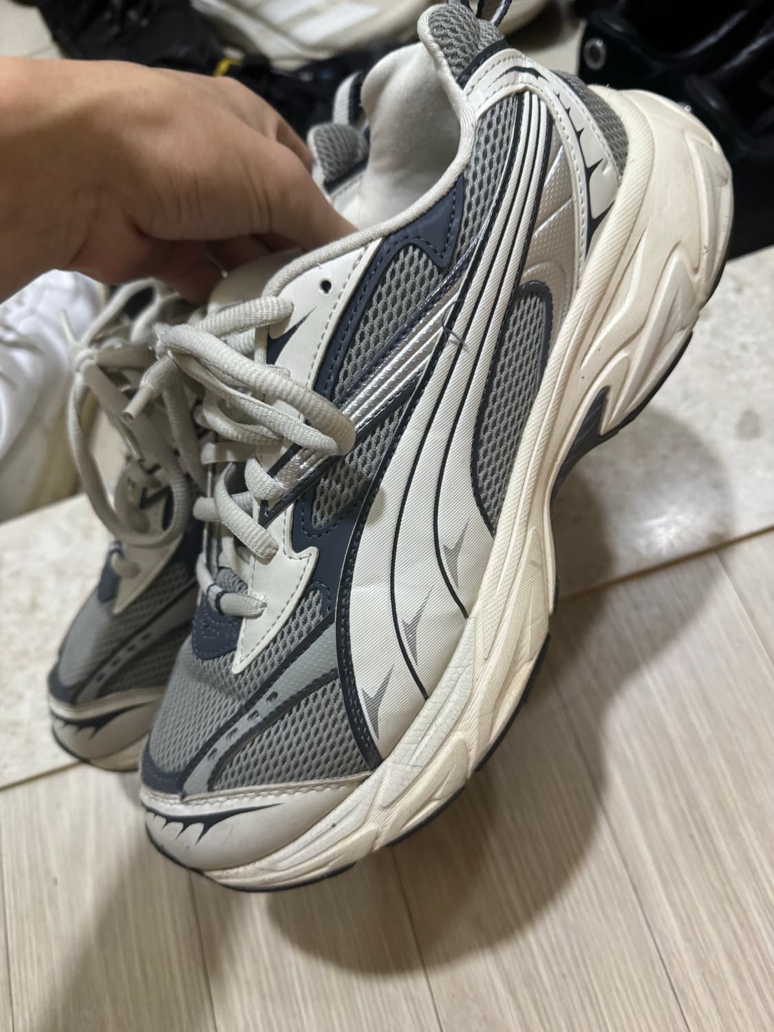 퓨마 어글리슈즈 270  판매  상품이미지1