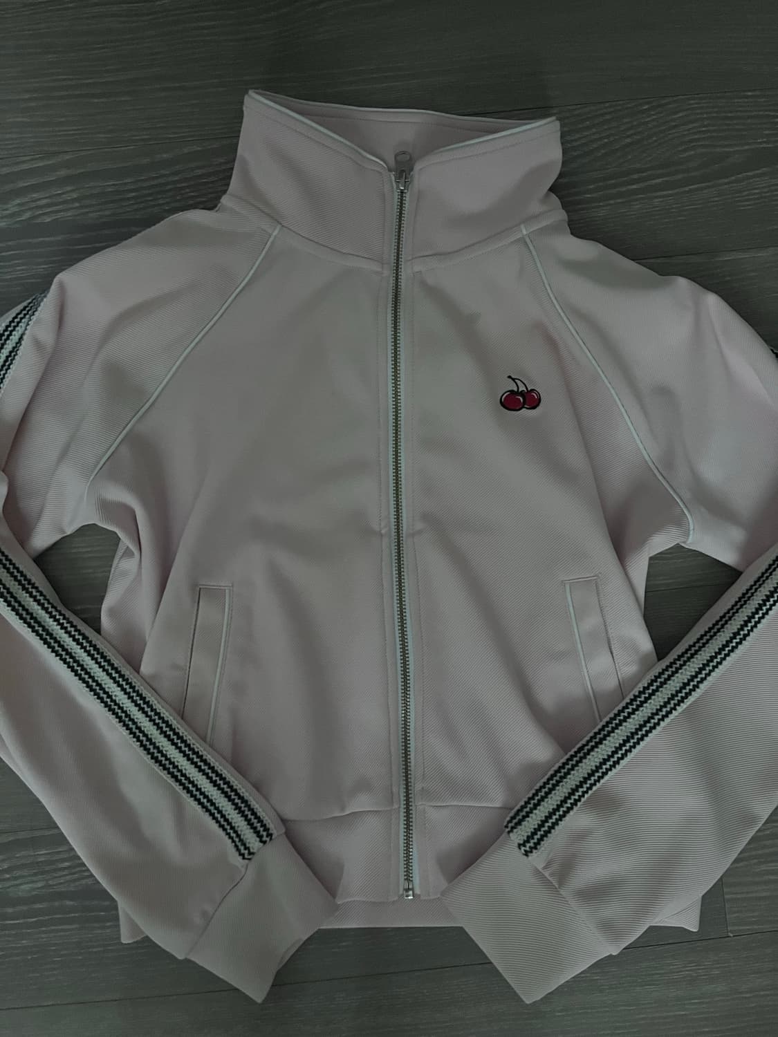 키르시 체리 레이스 포인트 크롭 트랙 점퍼 상품이미지1