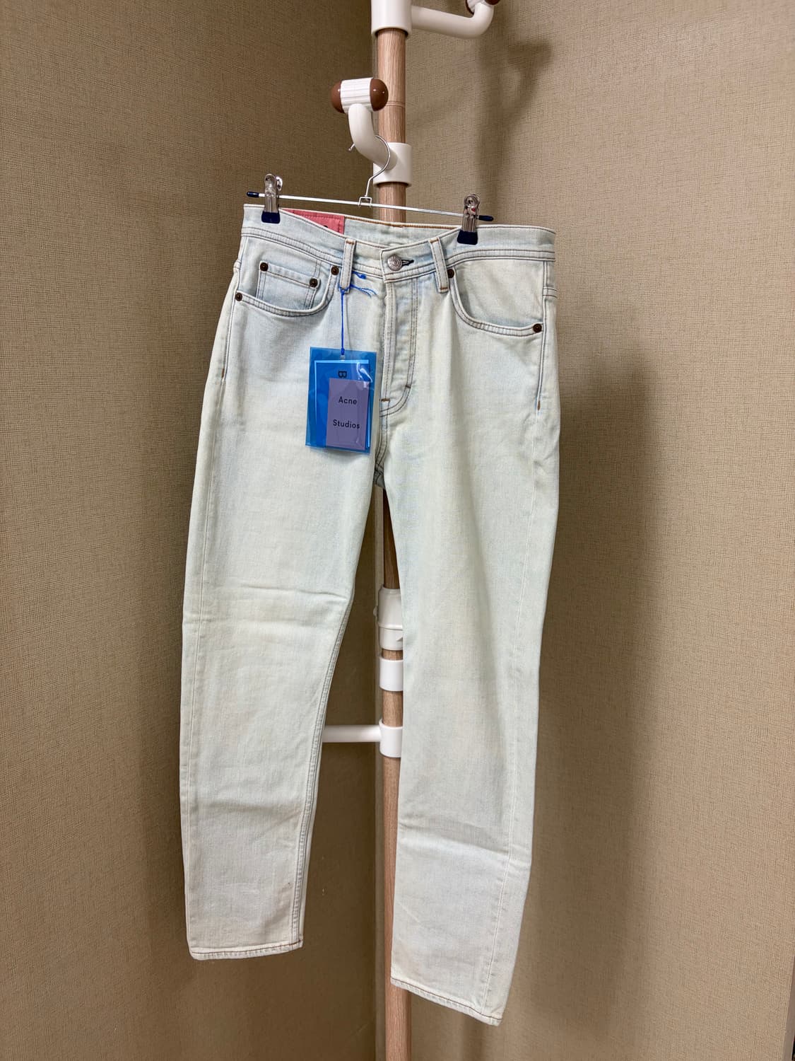 [28] 아크네 스튜디오 블라쿤스트 리버 라이트블루 크롭진 상품이미지2