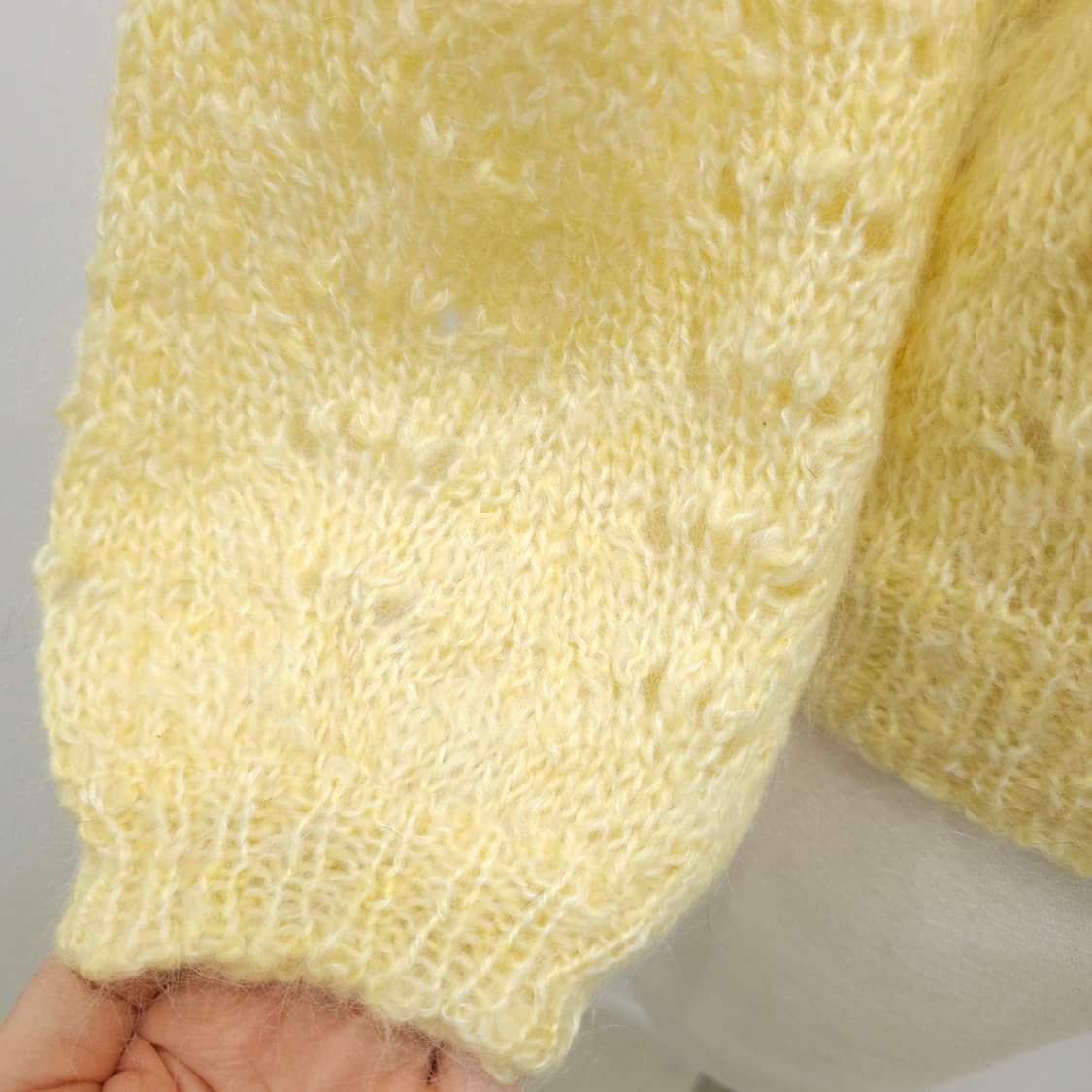  라이트 옐로우 울 펀칭 퍼프 니트  상품이미지7