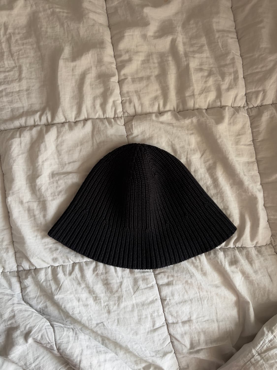 COS 여성 니트 버킷햇 블랙 상품이미지1