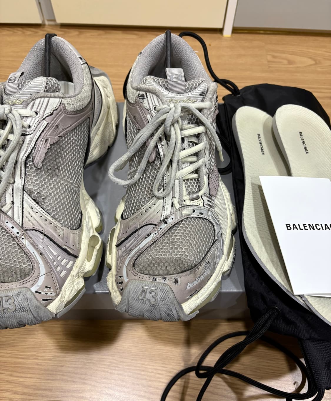 [43][급처]발렌시아가 스테이플러 베이지 상품이미지2