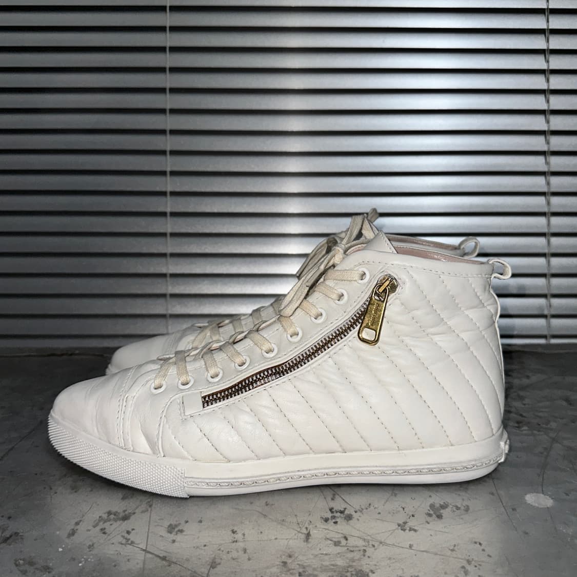 00s 미우미우 퀼팅 레더 포인트 토 하이탑 스니커즈 상품이미지3