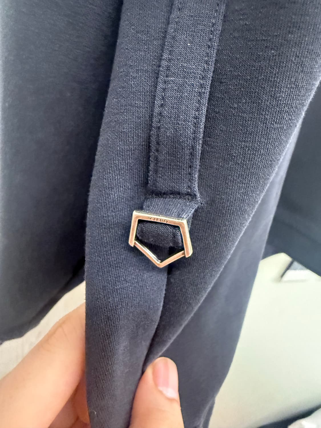 송지오 블랙 후드티 상품이미지3