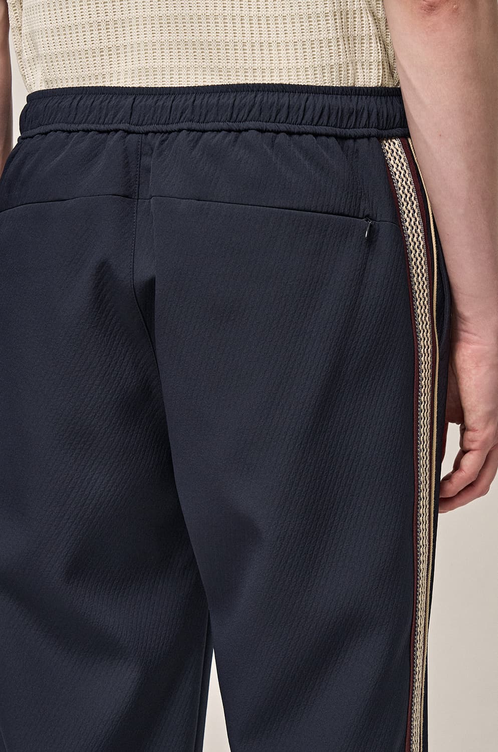 [정품] 타임옴므 23ss 남성 사이드 자수 트랙 슬랙스 82 size 상품이미지10