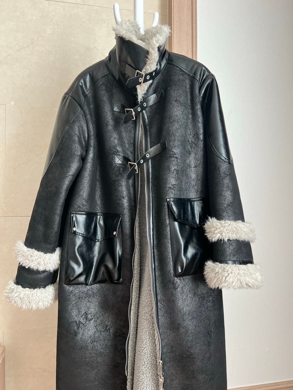 블랙 퍼 트리밍 롱코트 상품이미지2