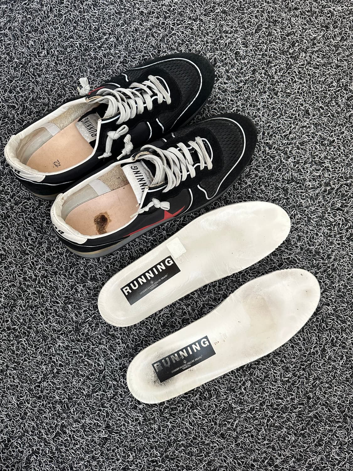 골든구스 러닝화 블랙 42  상품이미지6