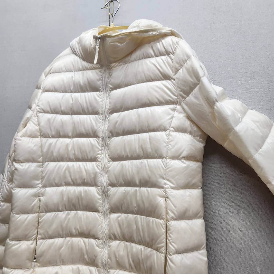 유니클로 경량 후드 덕다운패딩 M 상품이미지2