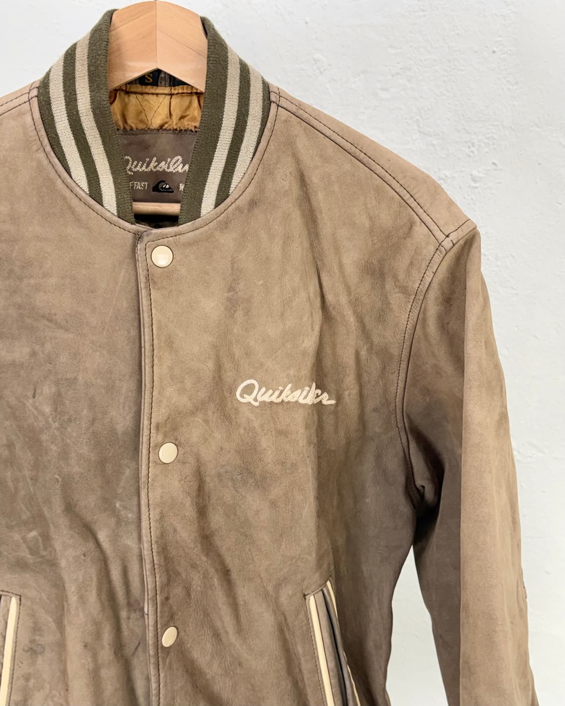 퀵실버 90s 픽 스킨 브라운 퀼티드 바시티 자켓 상품이미지4