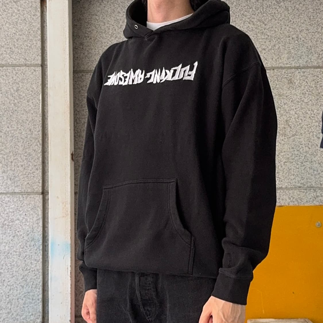 퍼킹어썸 리버스 로고 자수 후드티 상품이미지1