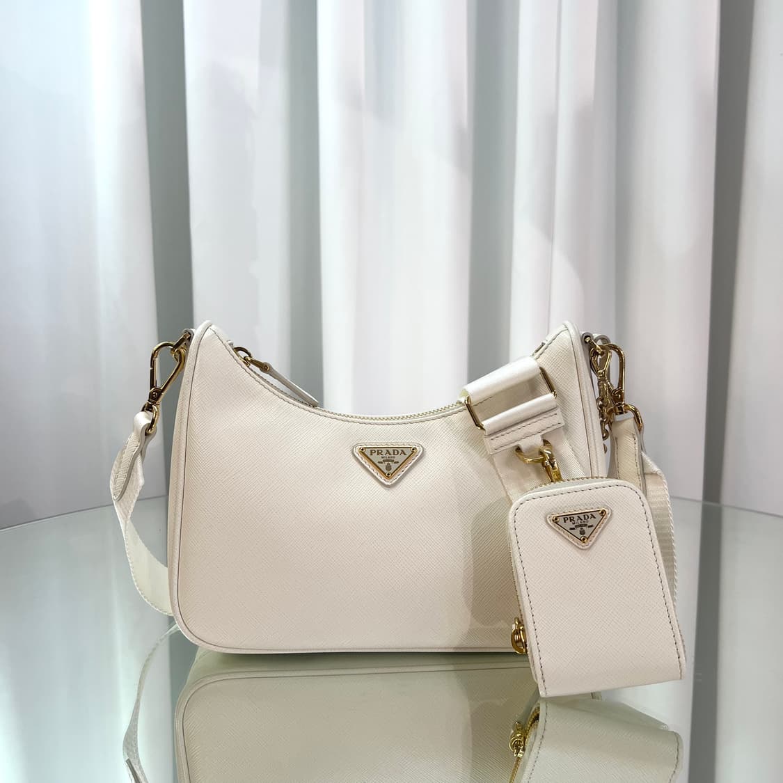 프라다 리에디션 사피아노 레더 체인 금장 크로스 호보백 상품이미지1