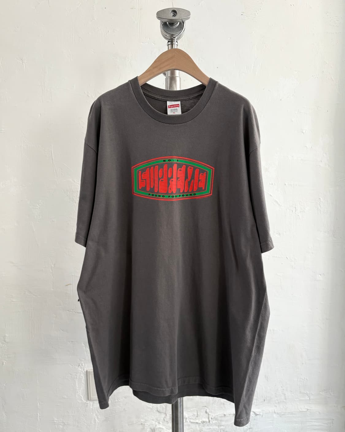 Supreme 슈프림 차콜 컬러 파운드 로고 티셔츠 상품이미지1