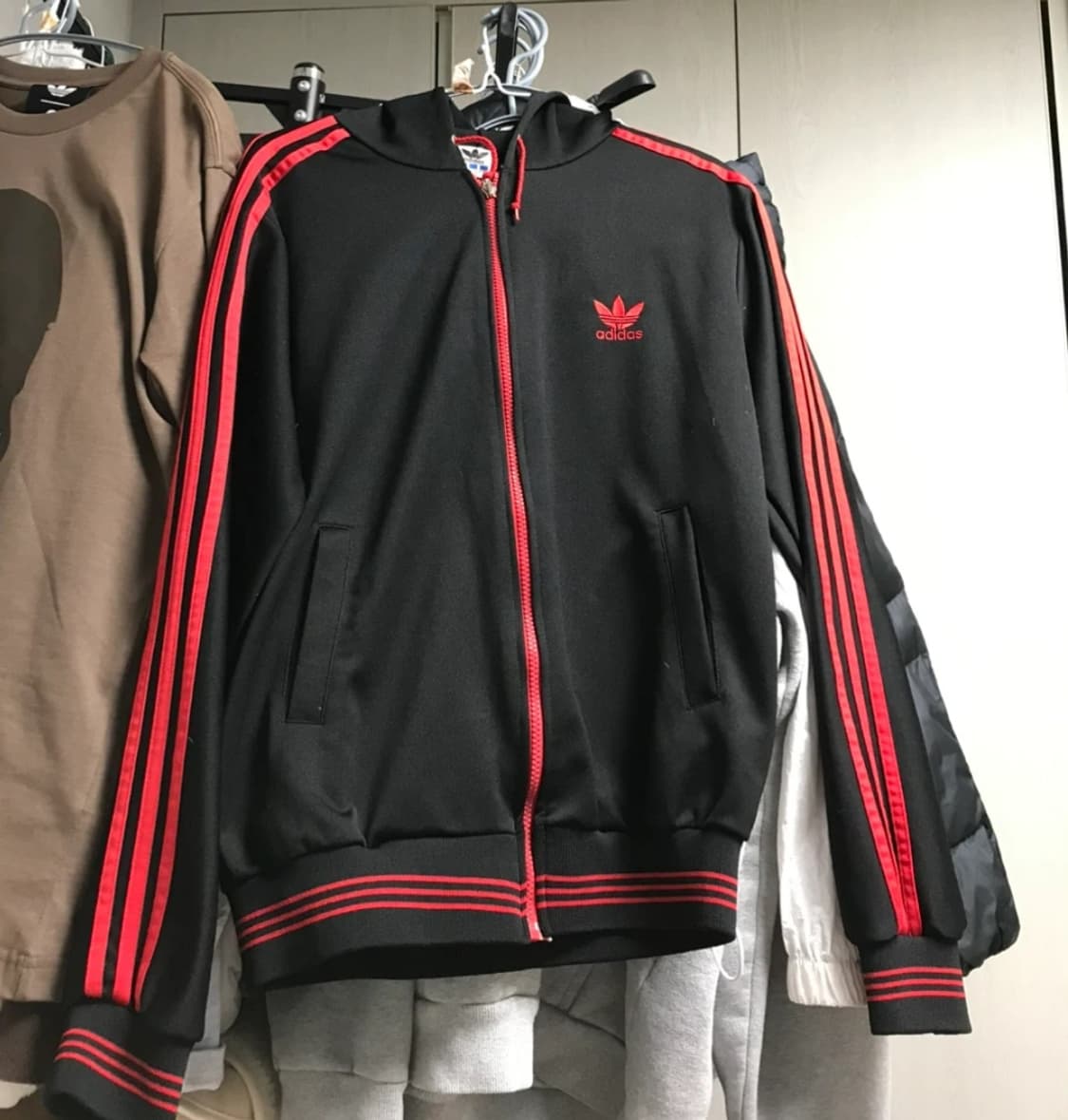 아디다스 후드집업 블랙/레드 m 상품이미지4