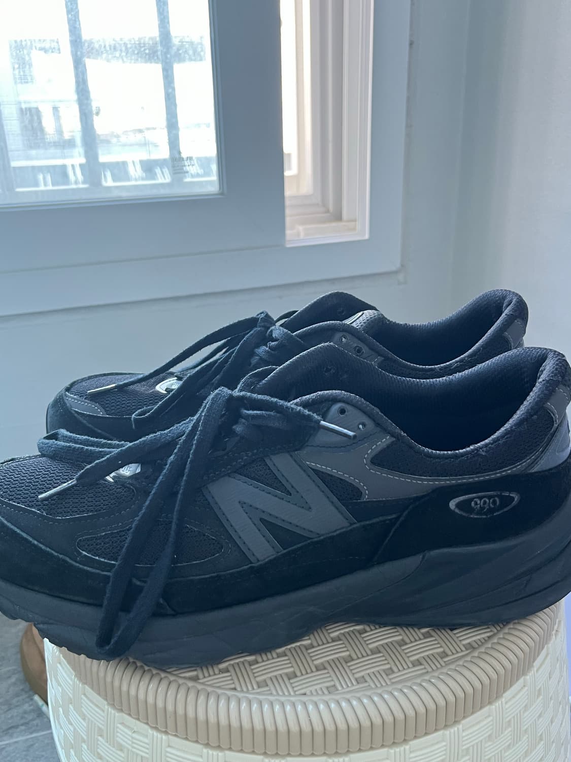 뉴발란스 990v6 트리플블랙 300 상품이미지4