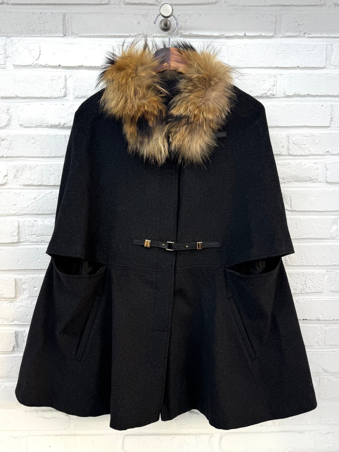 차콜 퍼 케이프 상품이미지3