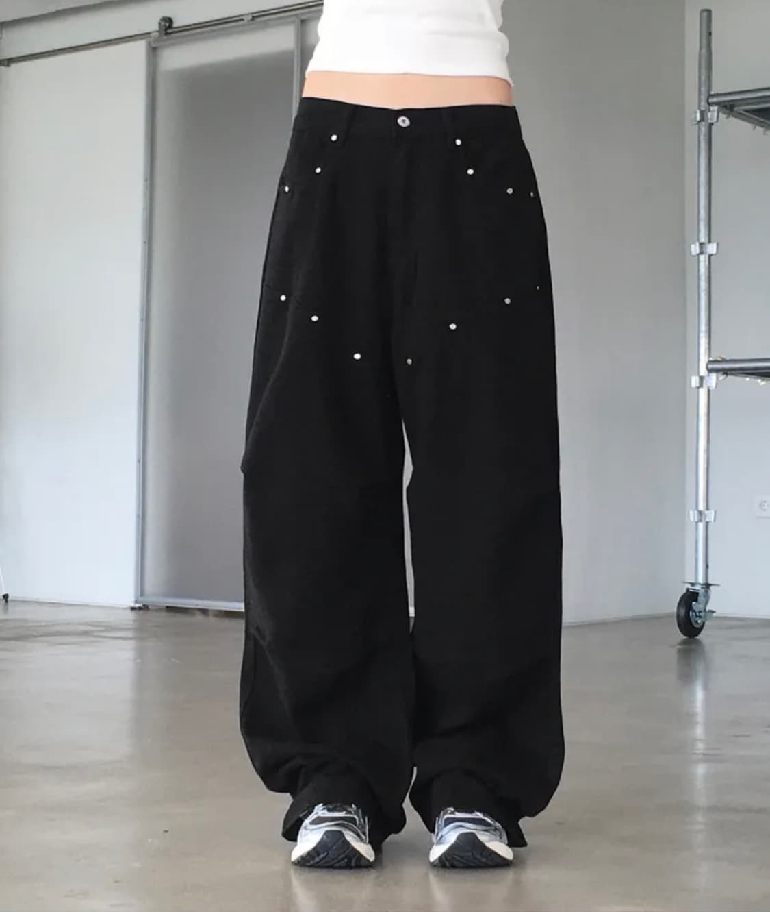 블랙 리벳 와이드 팬츠 상품이미지1