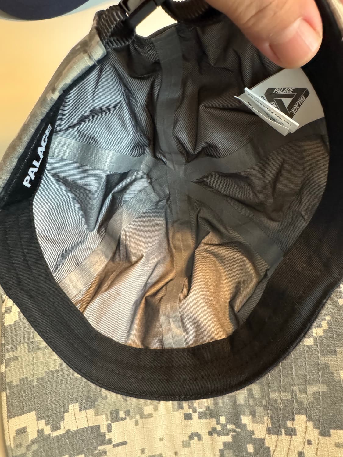 Palace RS Gore-Tex Pal Hat Camo Desert - 상품이미지7
