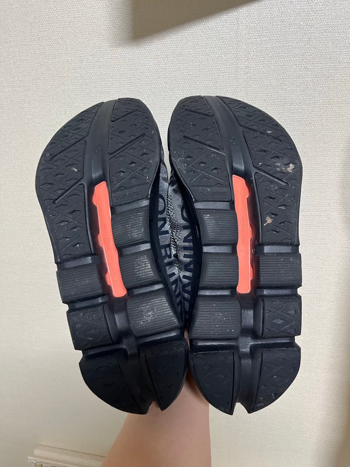 온러닝 cloudflow5 235사이즈 상품이미지5