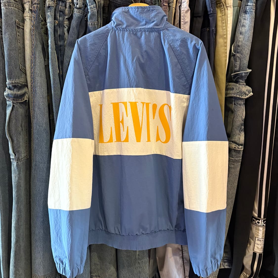 리바이스 올드스쿨 백 빅로고 바람막이 상품이미지5