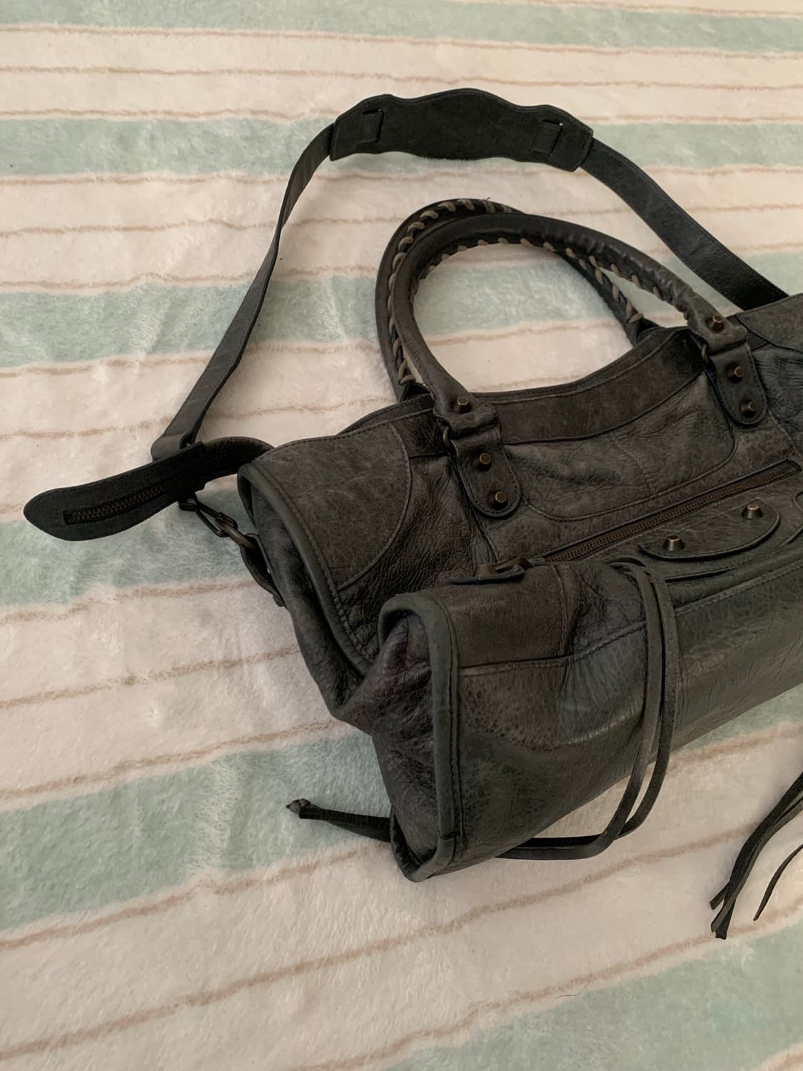 발렌시아가 시티백 라지 다크 그레이 상품이미지7