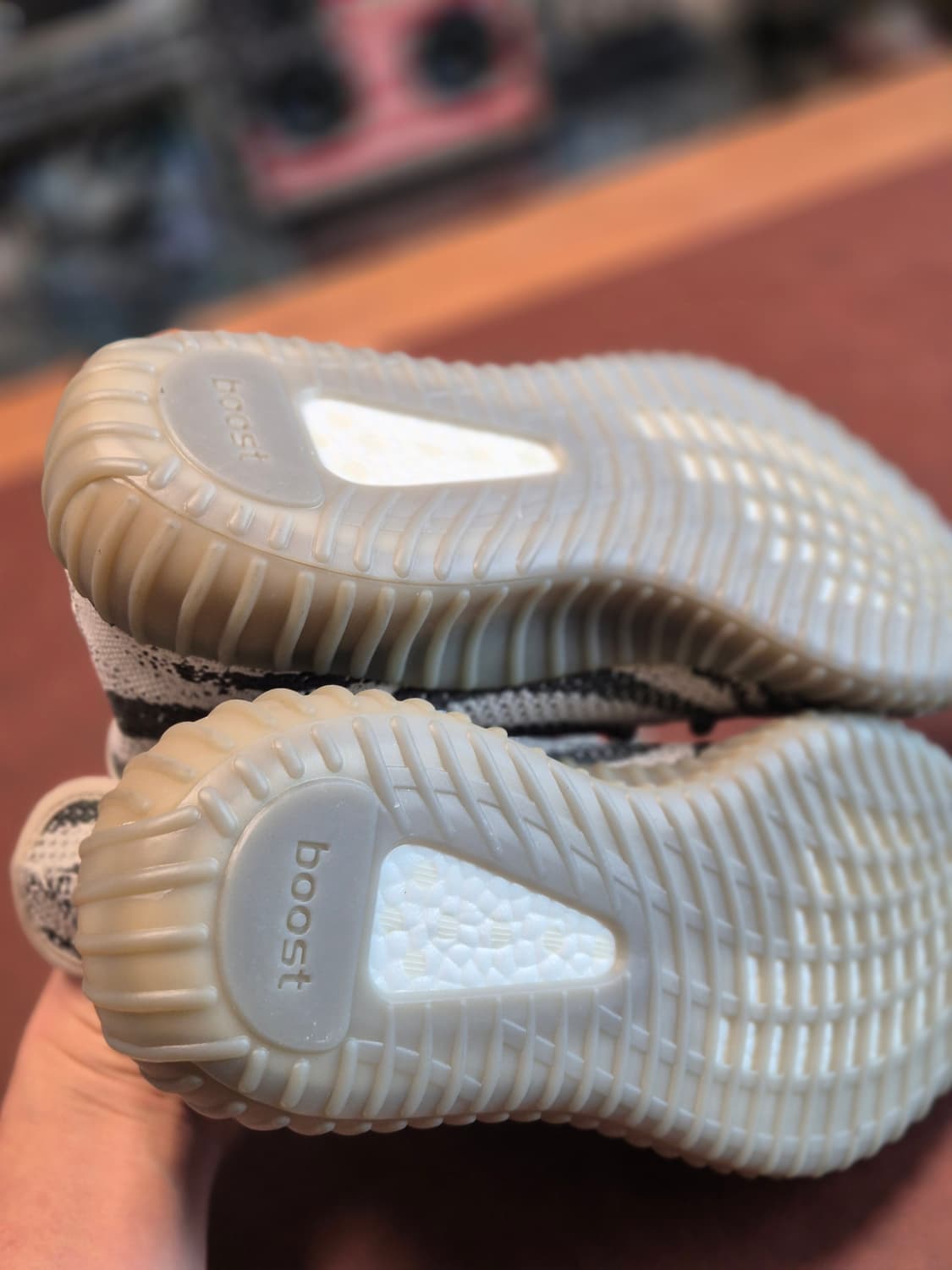 새상품 255 이지부스트350v2 카키화이트 상품이미지5