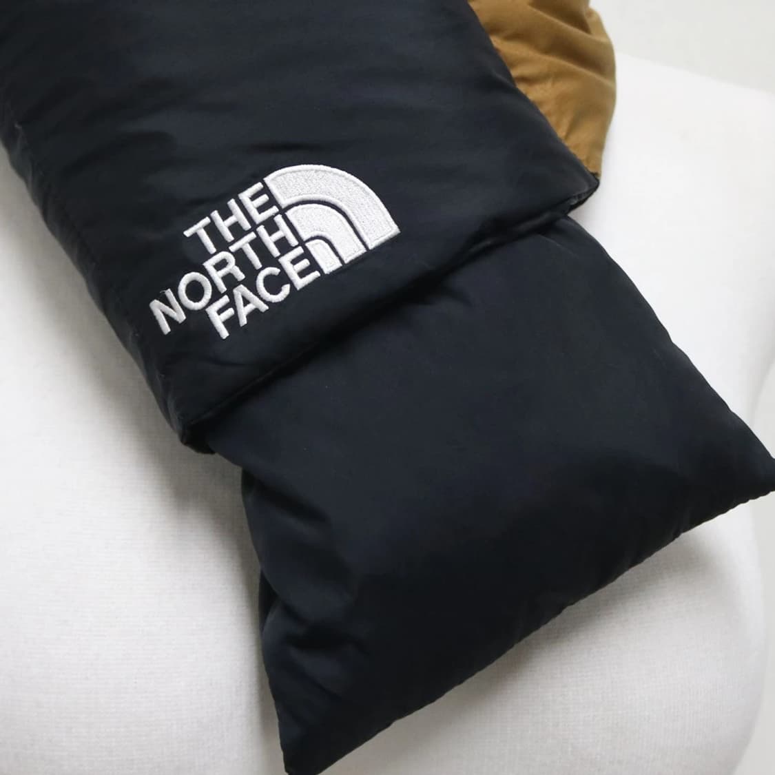 노스페이스 투톤 다운 머플러 63367 상품이미지3