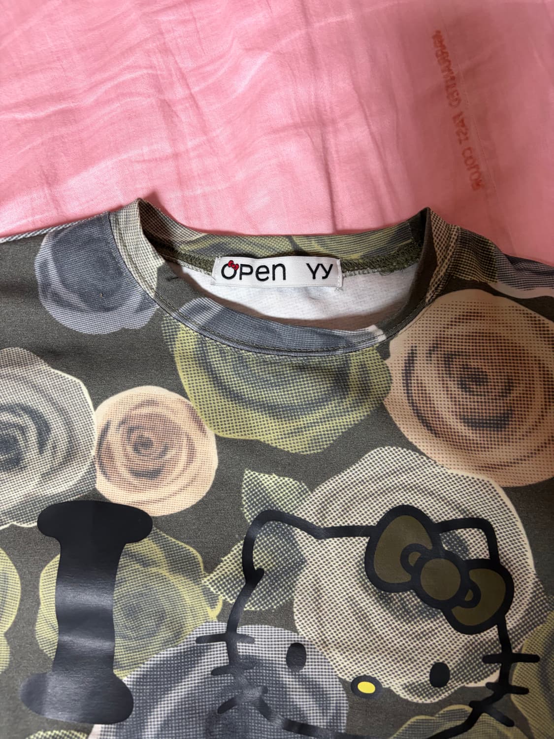 새상품) open yy 오픈와이와이 키티 카키 티셔츠 1 상품이미지3