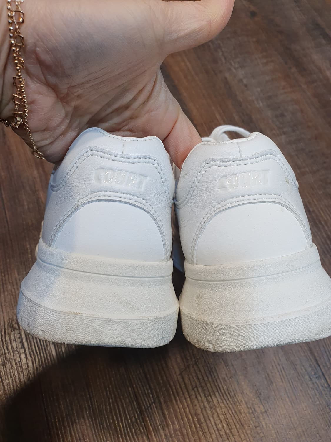 상태최상)디스커버리 COURT ON 흰색 운동화 245mm 상품이미지3