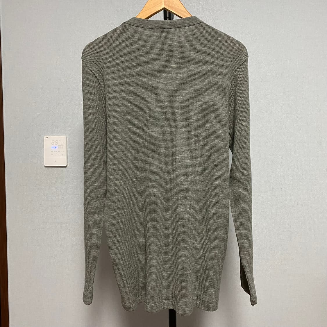 [L] 크롬하츠 CH 레터 와플 써멀 롱슬리브 티셔츠 그레이 상품이미지4